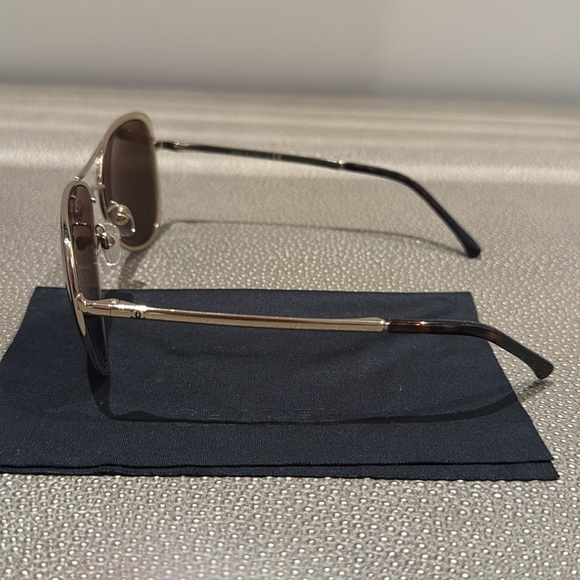 Chanel rose gold aviator style sun glasses - Picture 3 of 6